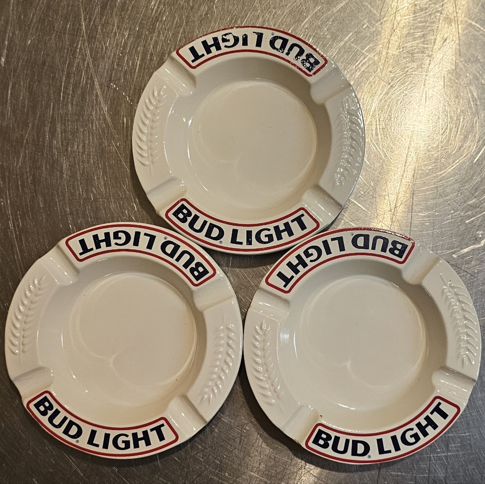 Set of 3 White Ceramic Bud Light Ashtray Haeger USA 5.5" across 1 Tarnish 1990s